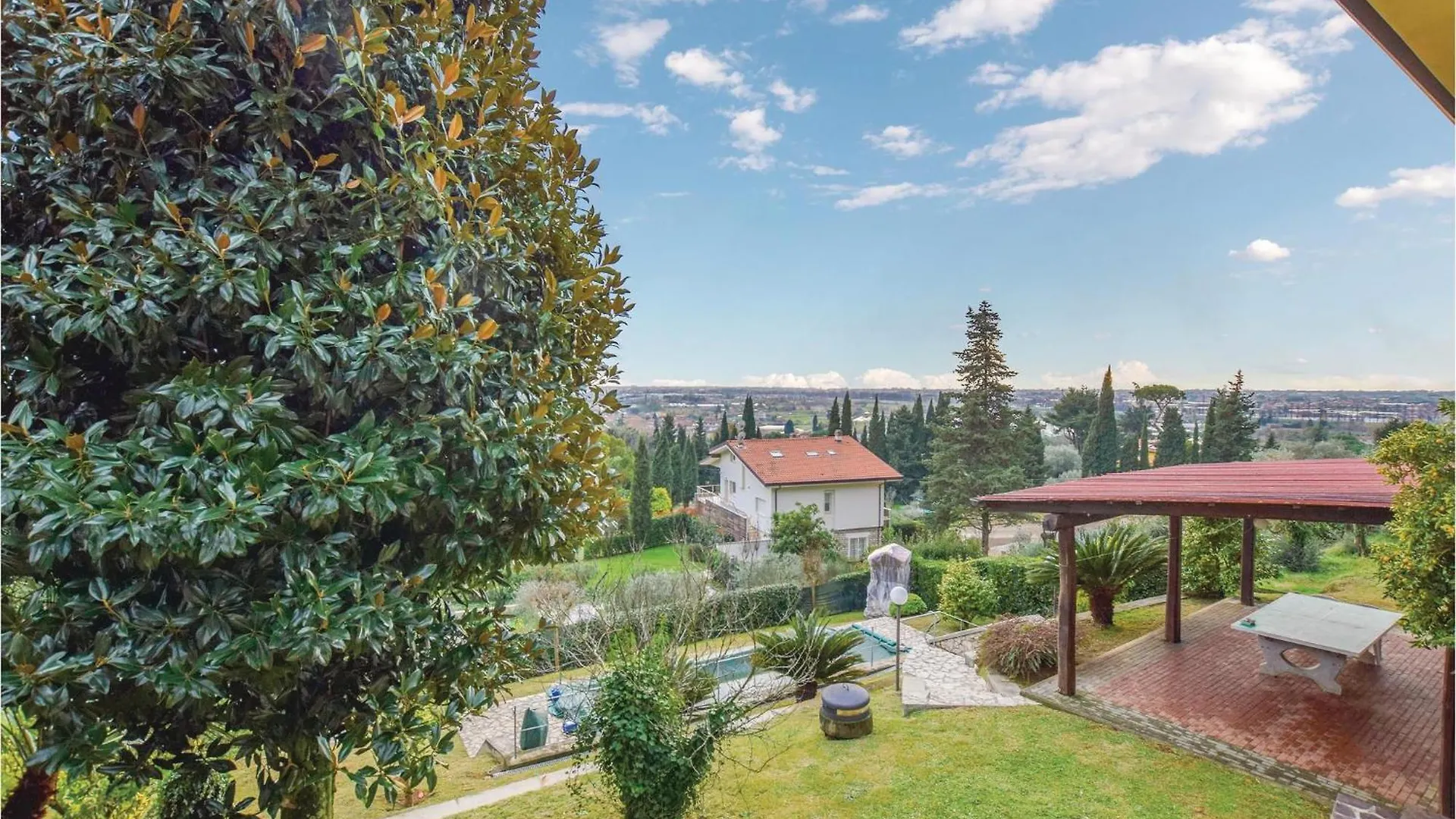 Villa Il Pavone Mommio Ferienhaus