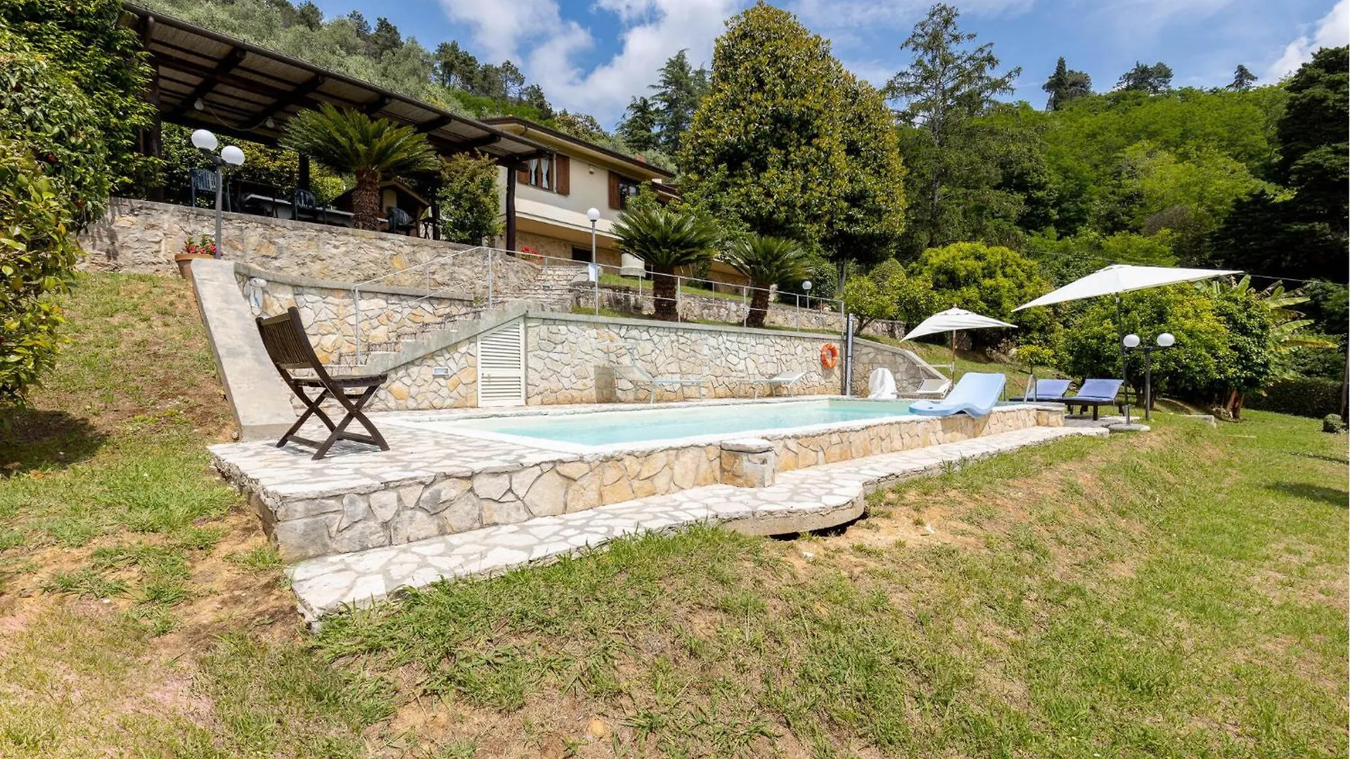Villa Il Pavone Mommio Ferienhaus