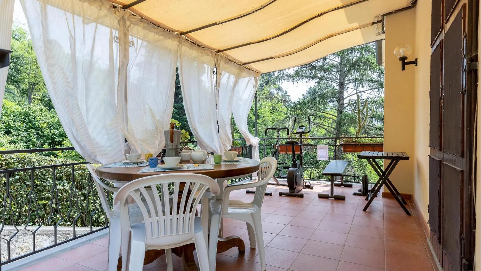 Villa Il Pavone Mommio 0*,
